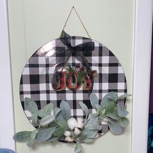 Plaid Holiday Wall Decor with Greenery